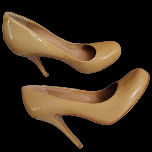 Vince Camuto pump, heels, tan, executive, professional, out on the town, stylish - Picture 12 of 13